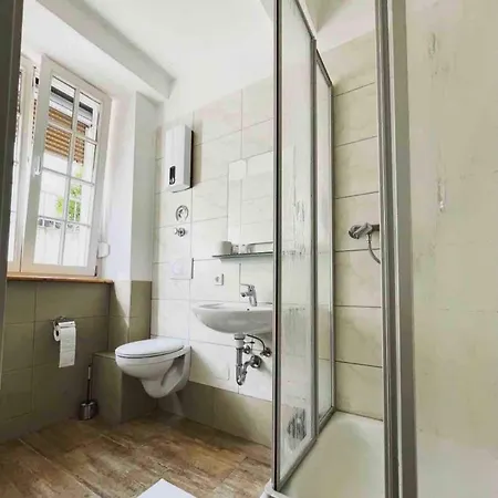 2 Διαμέρισμα *